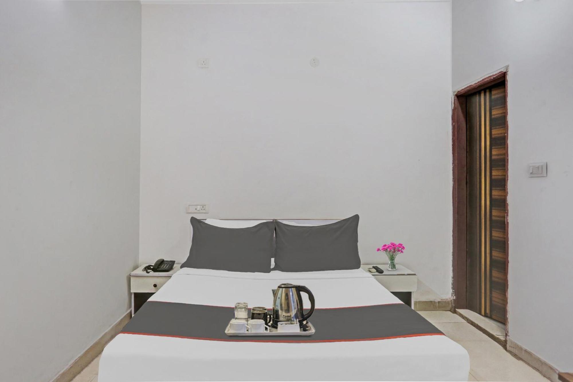 Hotel O Imperial Residency Near Dashrath Puri Metro Station Nové Dillí Exteriér fotografie