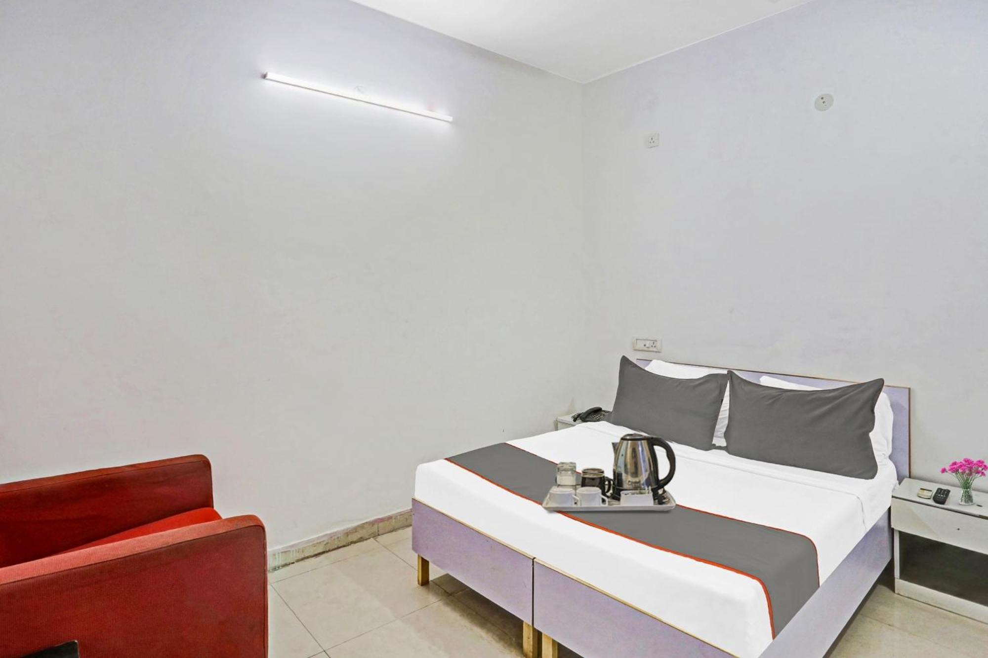 Hotel O Imperial Residency Near Dashrath Puri Metro Station Nové Dillí Exteriér fotografie