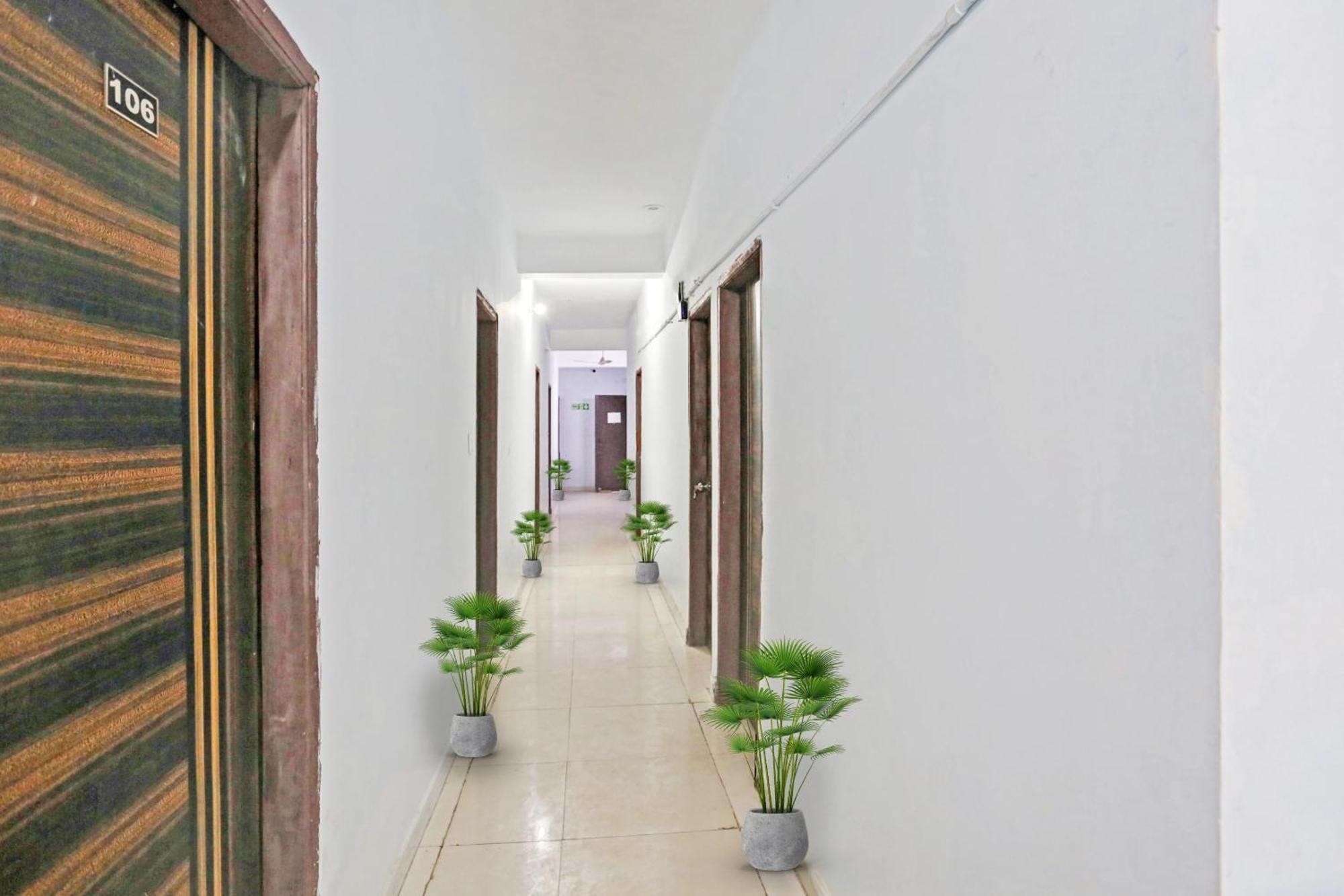 Hotel O Imperial Residency Near Dashrath Puri Metro Station Nové Dillí Exteriér fotografie